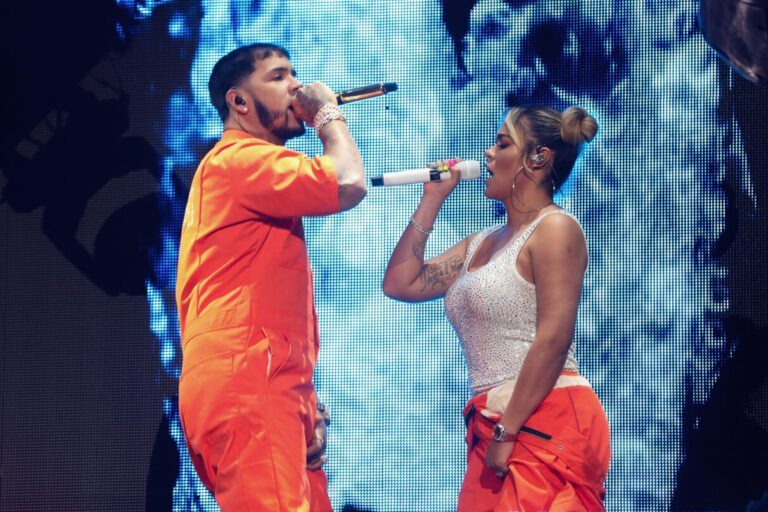 Anuel Sends Clear Message to Karol G & Shocks The Internet