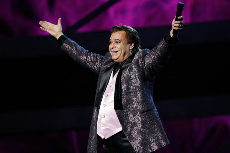 Juan Gabriel Celebrates His Country in New Song ‘Méxxico Es Todo’