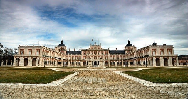 Aranjuez Day Trip From Madrid: How to Get There & What to Do