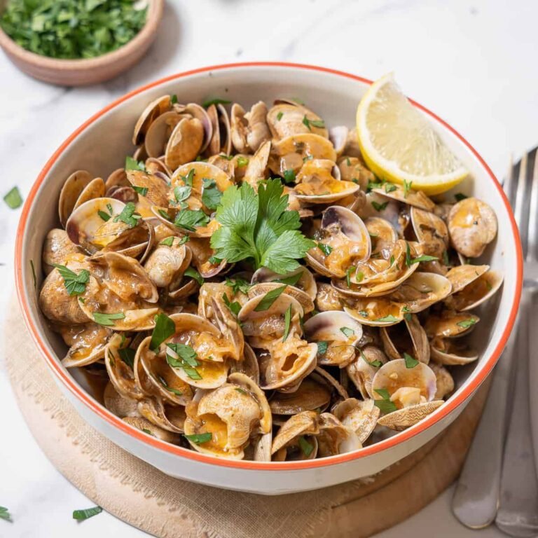 Almejas a la Marinera (Spanish Style Clams)