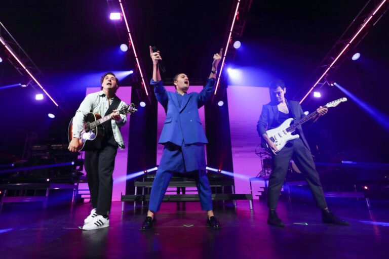 Reik Announces 2024 U.S. Panorama Tour — Here Are the Dates