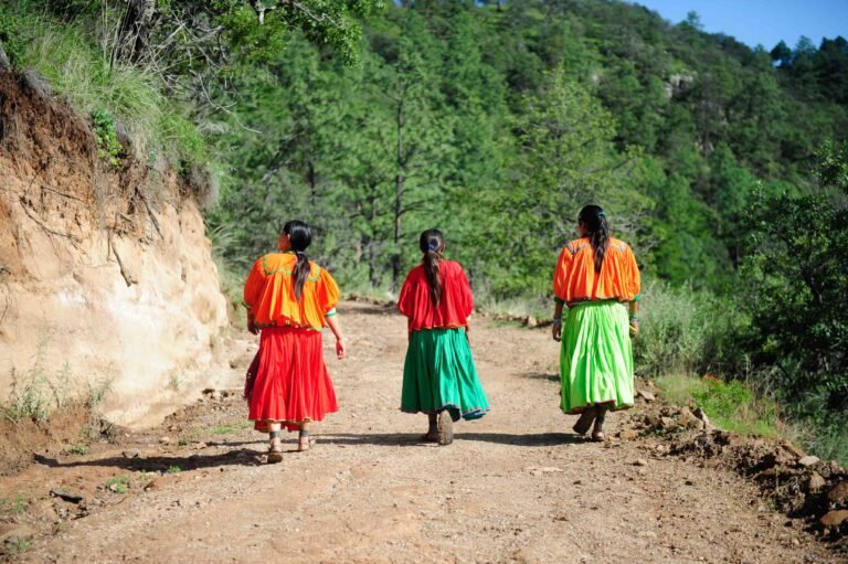 6 Rarámuri Runners Complete 340-Mile Race from Los Angeles to Las Vegas