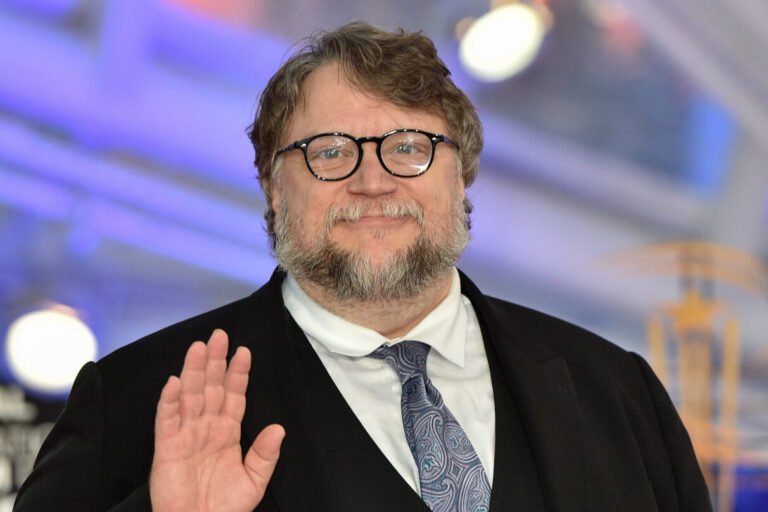 Here’s How Guillermo del Toro Reacted to ‘La Más Draga’ Queen Impersonating Him